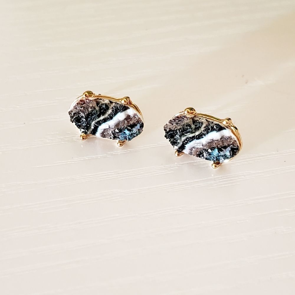 𝅺tiny Marble Druzy Stud Earrings - Picture 5 of 9